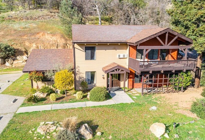 Mountain Trail Lodge And Vacation Rentals