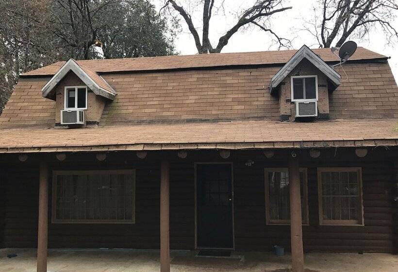 Mountain Trail Lodge And Vacation Rentals