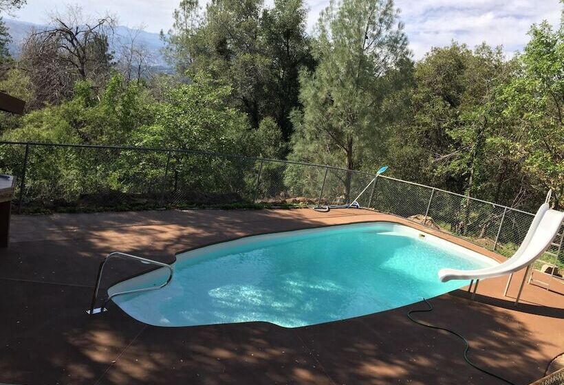 Mountain Trail Lodge And Vacation Rentals