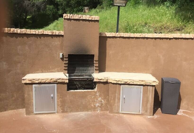 Mountain Trail Lodge And Vacation Rentals