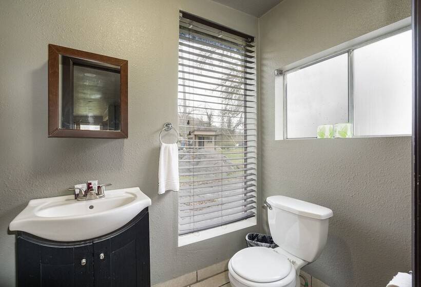 Mountain Trail Lodge And Vacation Rentals