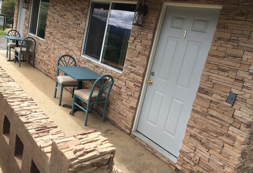 Mountain Trail Lodge And Vacation Rentals