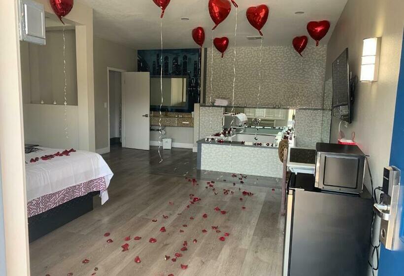 بنسيون Mid City Inn & Suites Pico Rivera