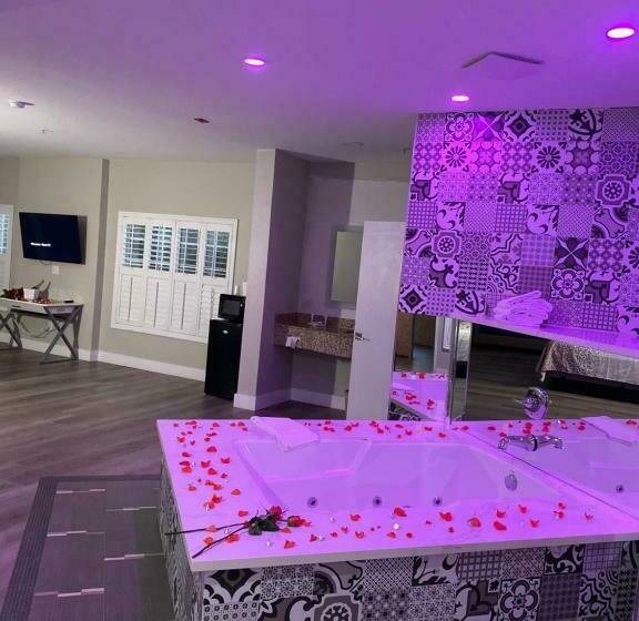 بنسيون Mid City Inn & Suites Pico Rivera