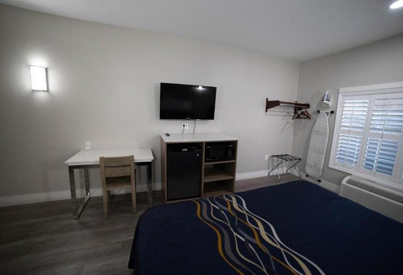 بنسيون Mid City Inn & Suites Pico Rivera
