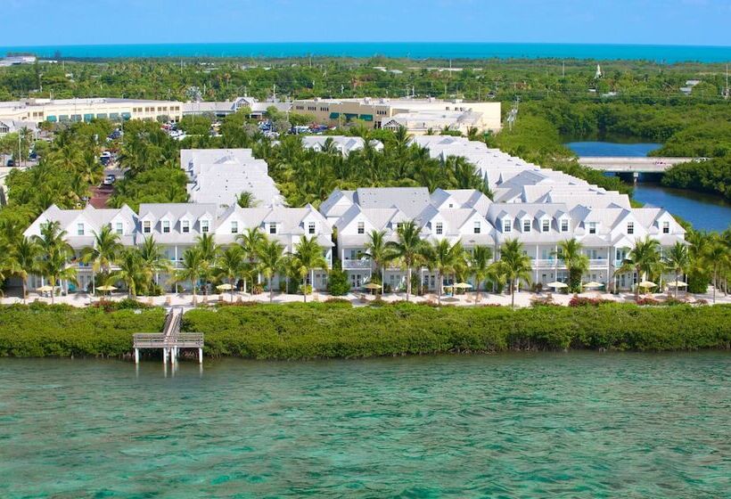 リゾートホテル Parrot Key Hotel & Villas