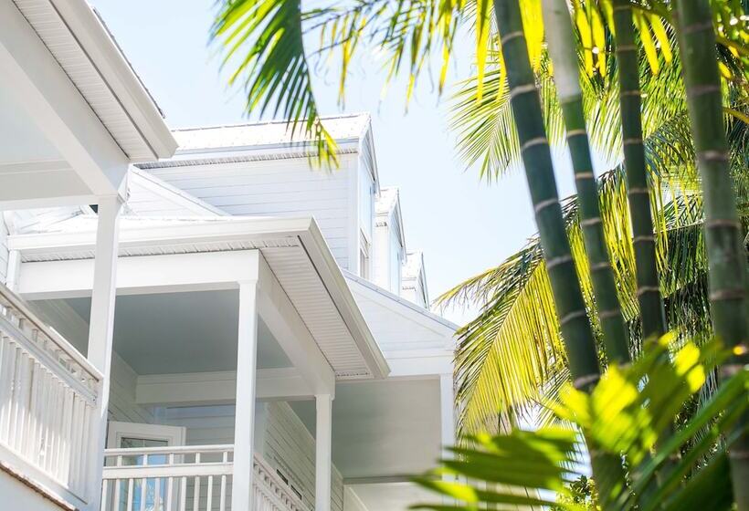 リゾートホテル Parrot Key Hotel & Villas