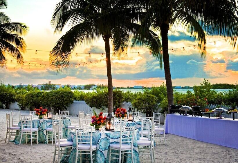 リゾートホテル Parrot Key Hotel & Villas