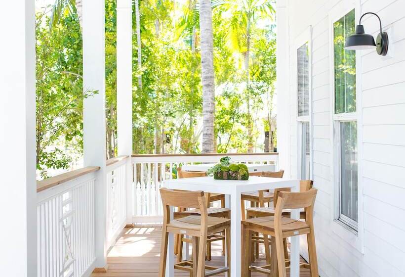 リゾートホテル Parrot Key Hotel & Villas