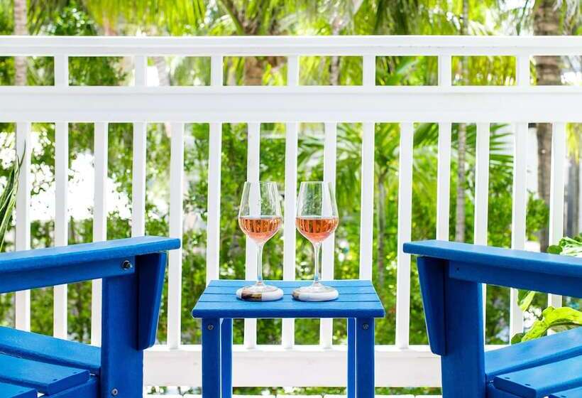 リゾートホテル Parrot Key Hotel & Villas