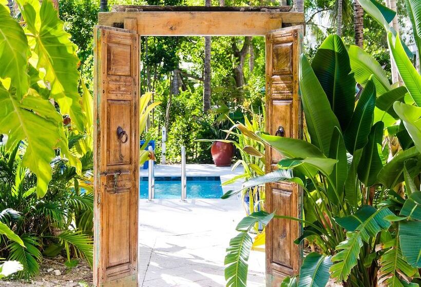 リゾートホテル Parrot Key Hotel & Villas