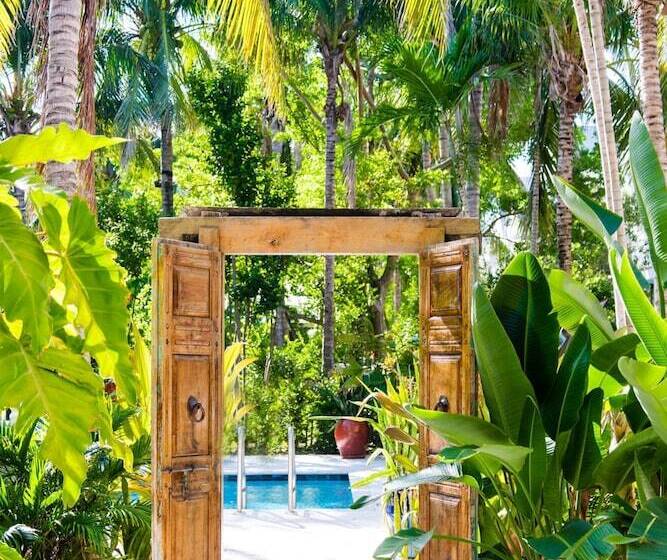 リゾートホテル Parrot Key Hotel & Villas