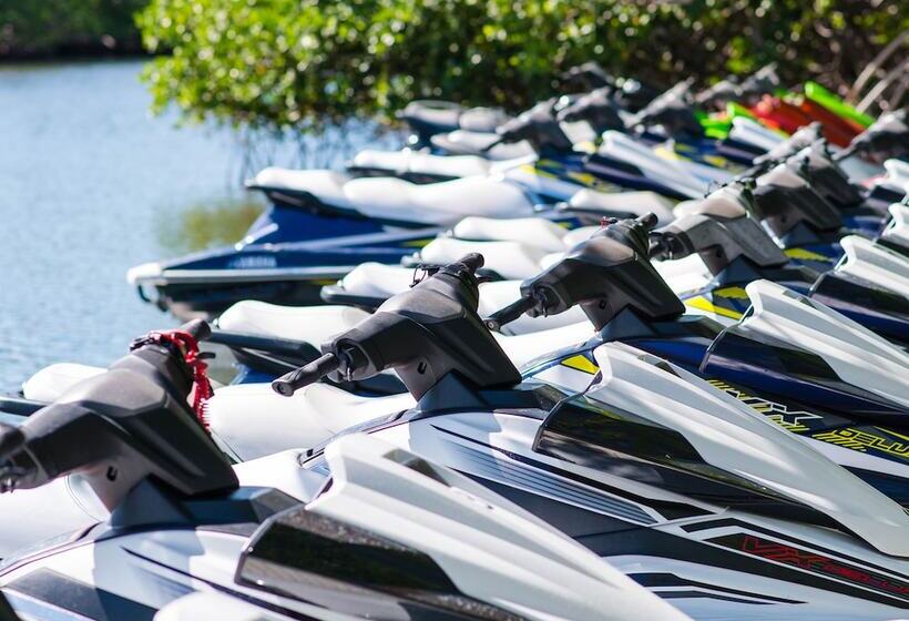 リゾートホテル Parrot Key Hotel & Villas