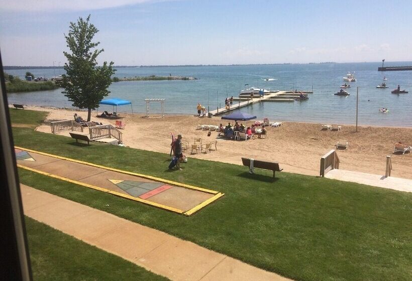 Tawas Bay Beach Resort