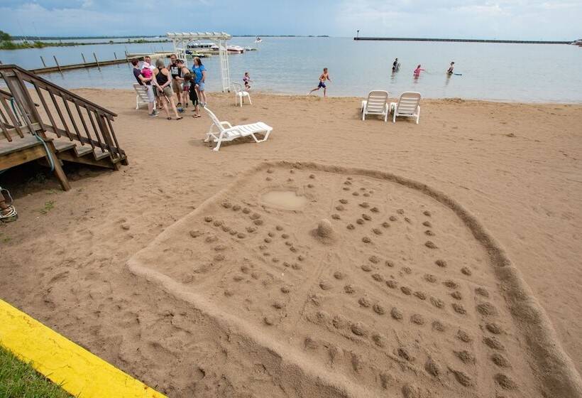 Tawas Bay Beach Resort