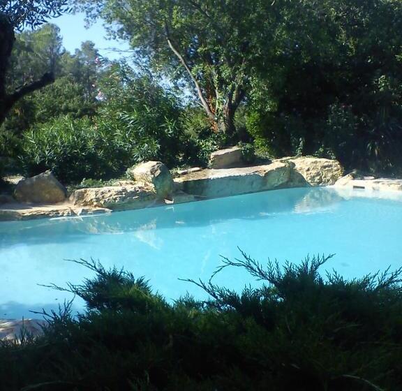 ベッドアンドブレックファースト La Bousquatière