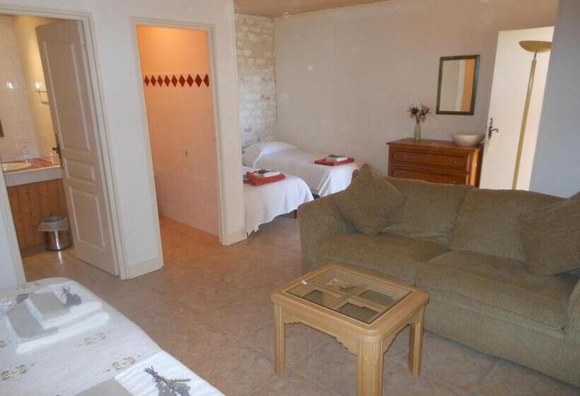 Bed and Breakfast La Cour Des Cloches