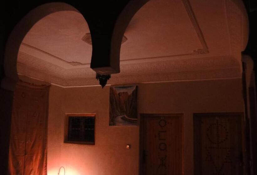 تختخواب و صبحانه Maison D Hôtes Le Ciel Bleu