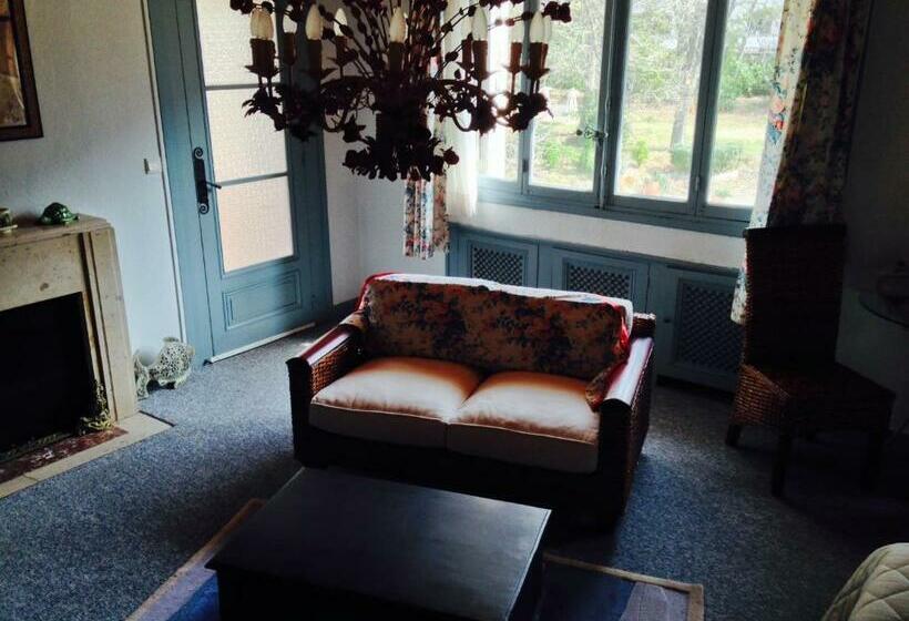 ベッドアンドブレックファースト Mas Des Baüs