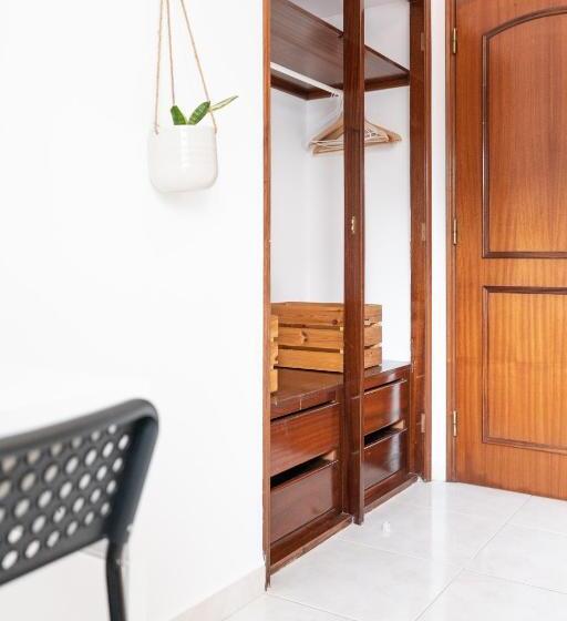 تختخواب و صبحانه Surf Yoga Ericeira Guest House