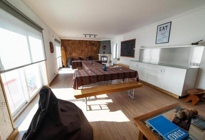 تختخواب و صبحانه Surf Yoga Ericeira Guest House