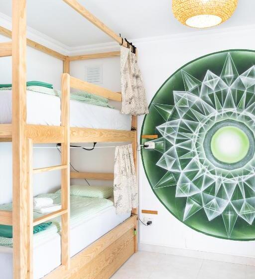 تختخواب و صبحانه Surf Yoga Ericeira Guest House