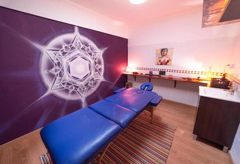 تختخواب و صبحانه Surf Yoga Ericeira Guest House