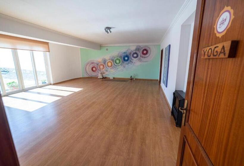 تختخواب و صبحانه Surf Yoga Ericeira Guest House