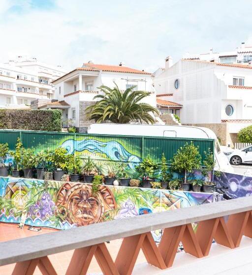 تختخواب و صبحانه Surf Yoga Ericeira Guest House