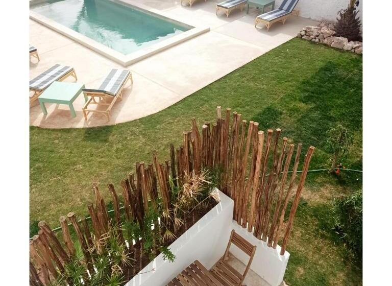 تختخواب و صبحانه Villa Nour