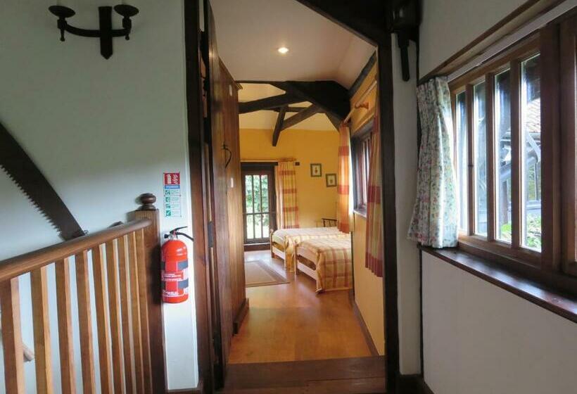 Combe Lancey Farmhouse B&b