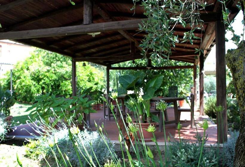 فندق Agriturismo La Vecchia Quercia