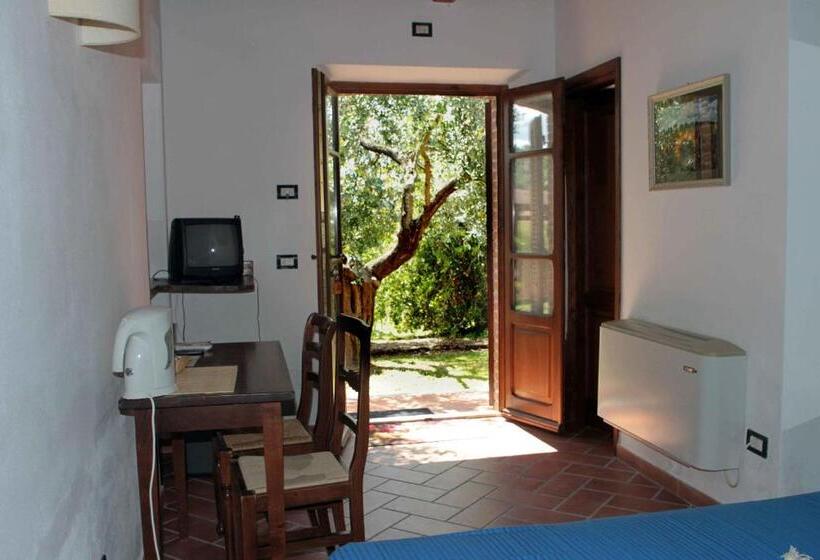 فندق Agriturismo La Vecchia Quercia