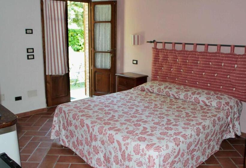 فندق Agriturismo La Vecchia Quercia