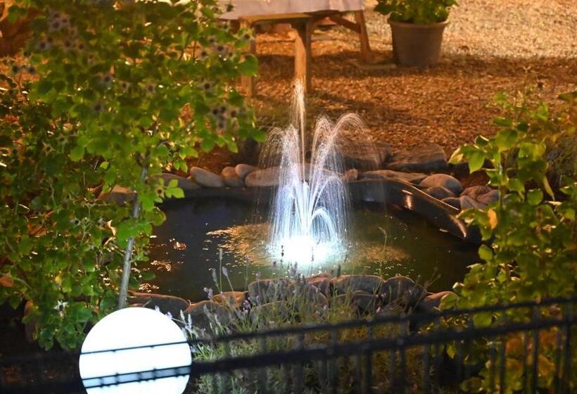 بنسيون Boutique Hotel Krone