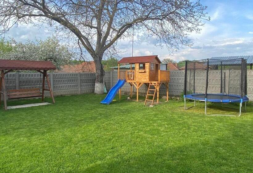 بنسيون Casa Neluta