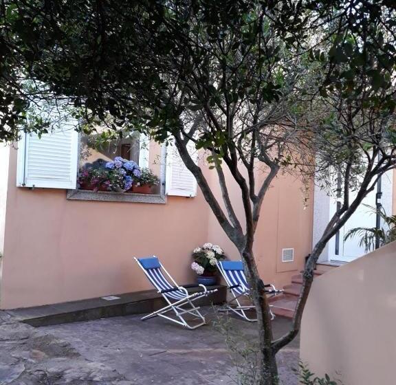 膳宿费 B&b Domus Oriens   Monolocale Indipendente In Villa