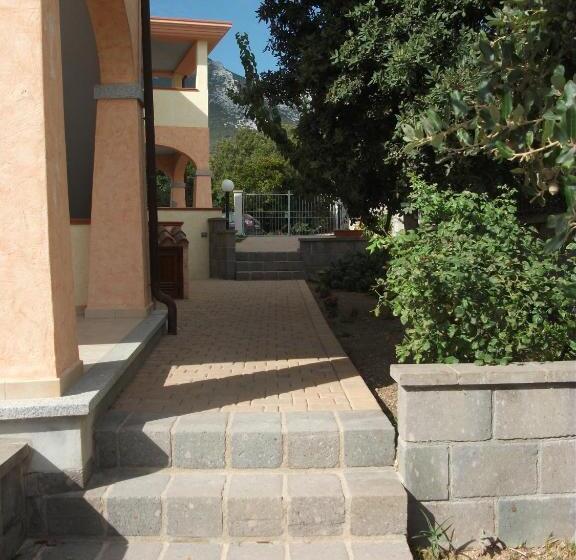 بنسيون Guesthouse Affittacamere Goloritzè