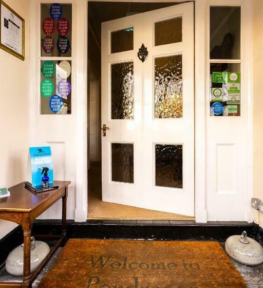 膳宿费 Pendragon Country House