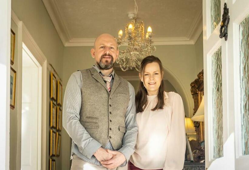 膳宿费 Pendragon Country House