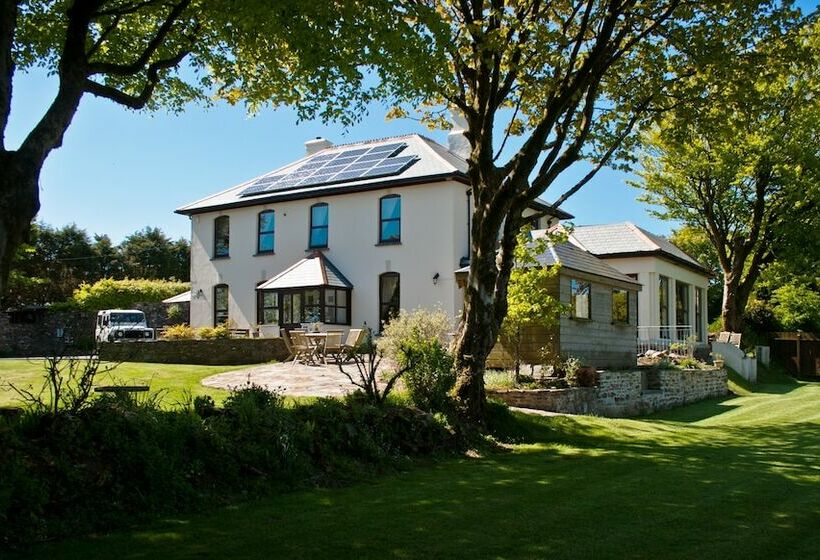 膳宿费 Pendragon Country House