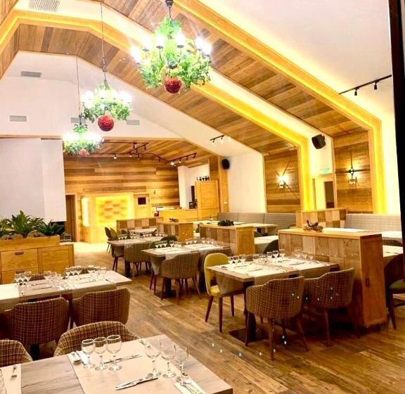 پانسیون Popasul Domnesc  Resort& Spa  Voronet Vue