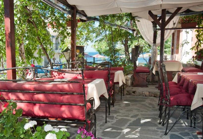 بنسيون Vromos Guest House