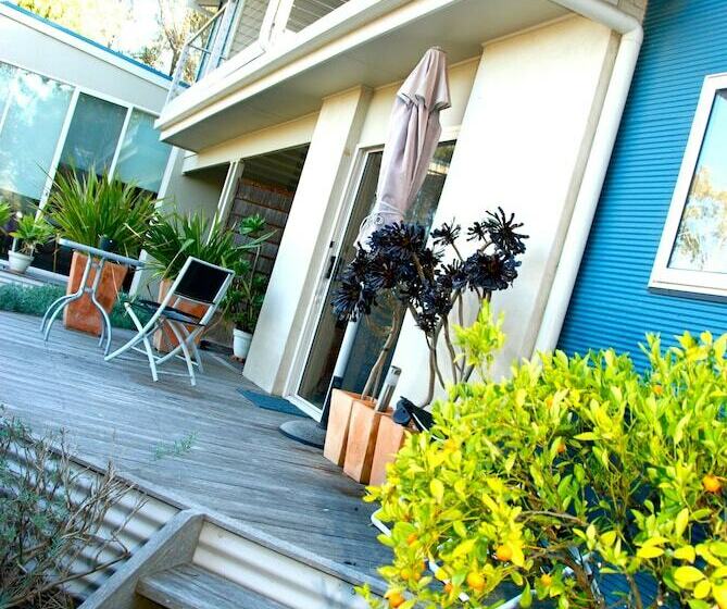 مبيت وإفطار South Beach Haven