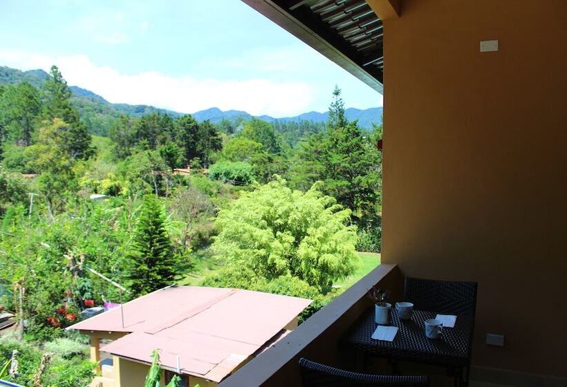 Casa De Montaña Bed & Breakfast