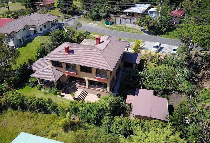 Casa De Montaña Bed & Breakfast