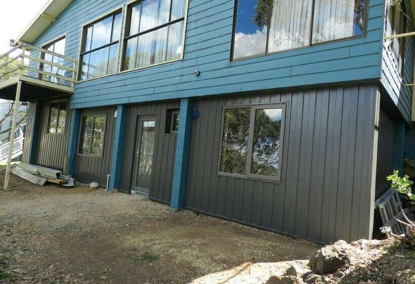 هتل Ski Club Of East Gippsland