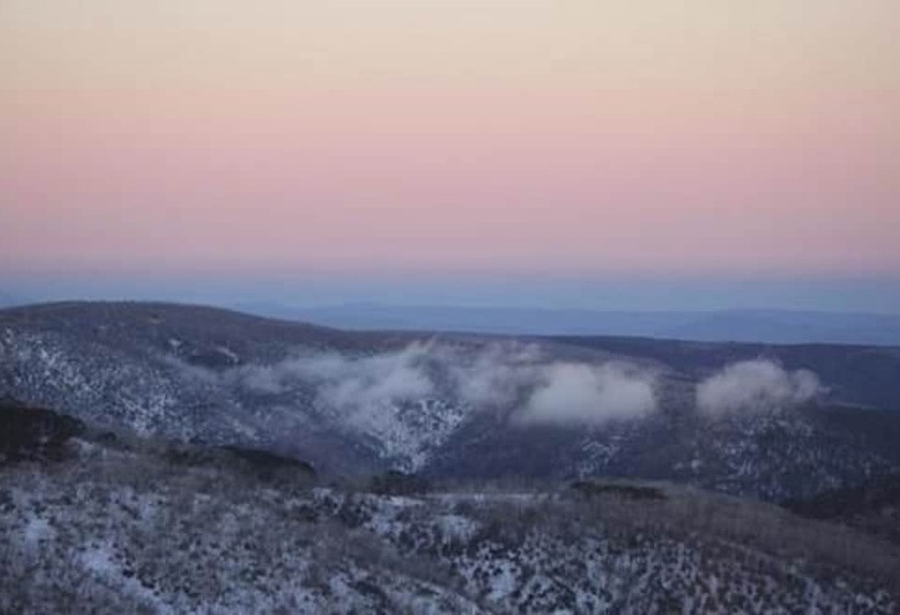 هتل Ski Club Of East Gippsland