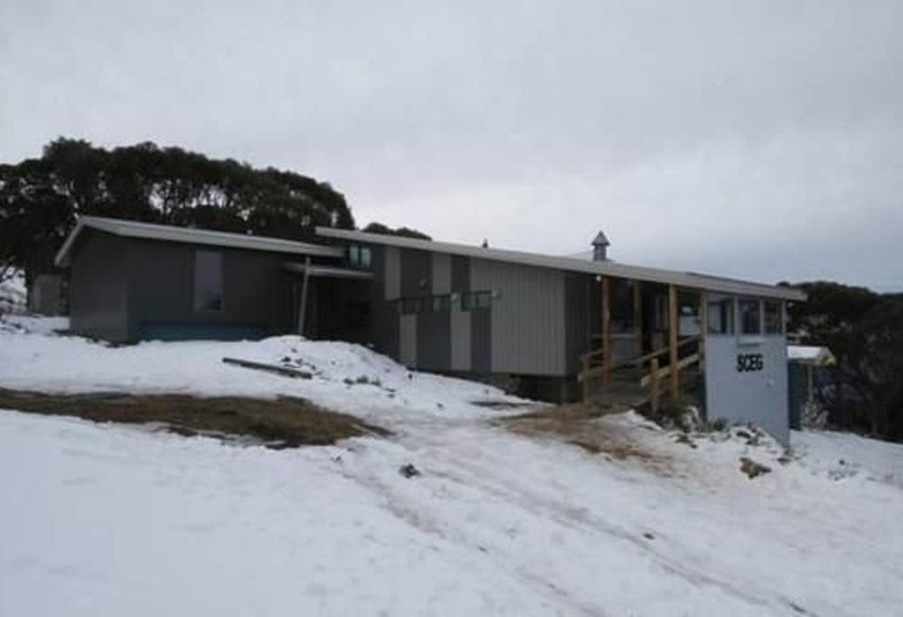 هتل Ski Club Of East Gippsland