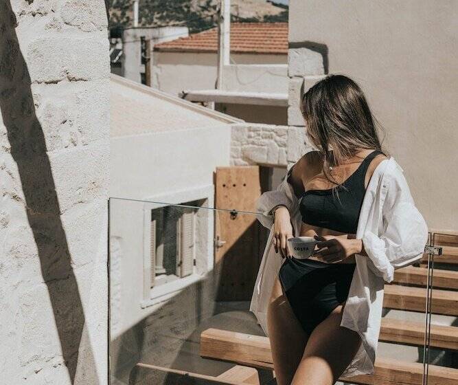 Manili Boutique Suites & Villas